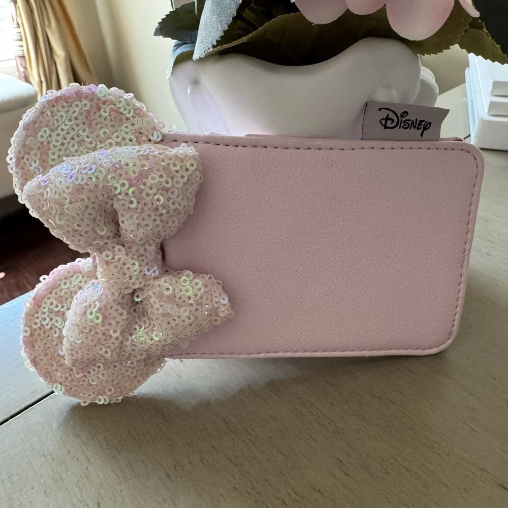 Disney Loungefly Minnie Wallet - Picture 1 of 4